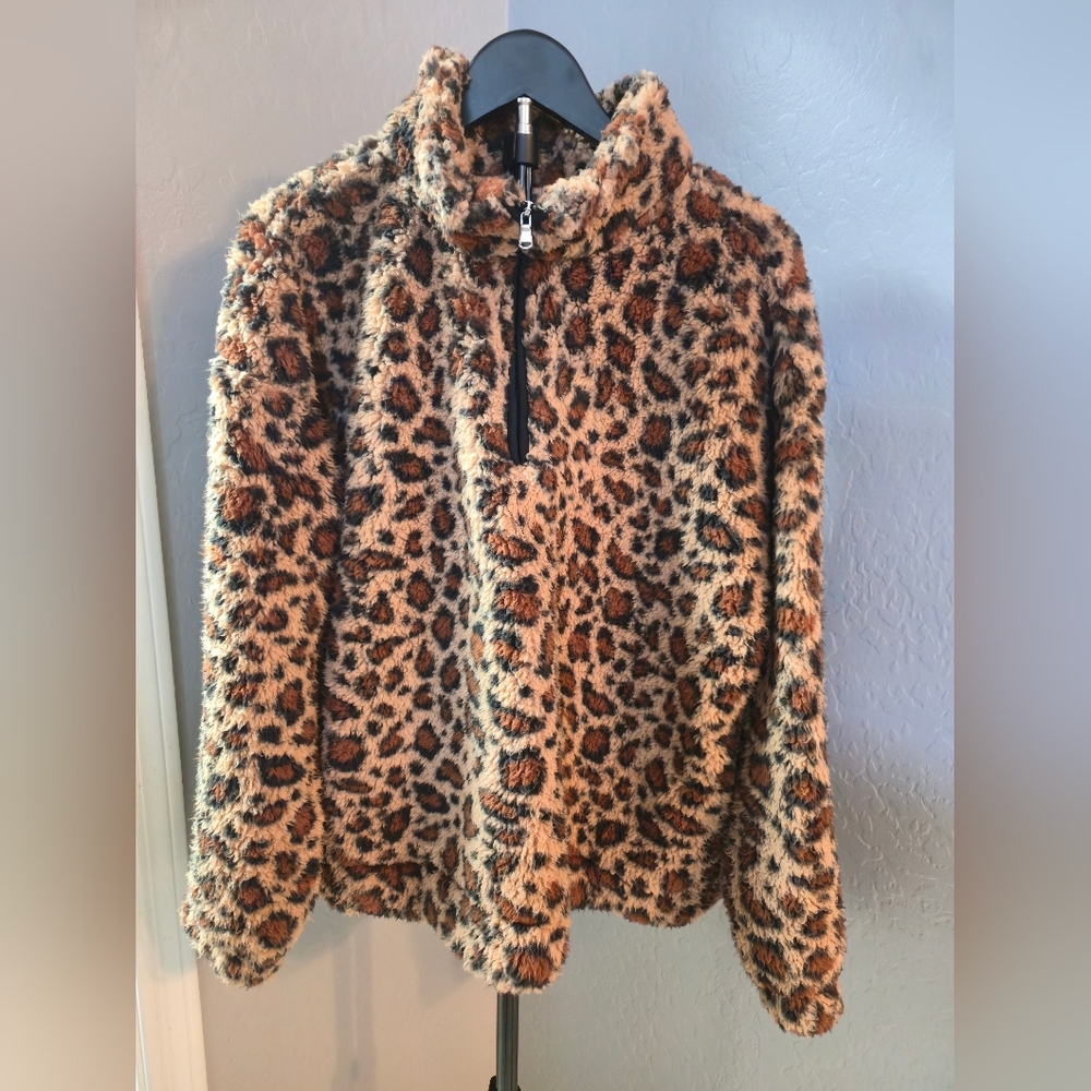 Animal Print Fuzzy Pullover XL NWT
